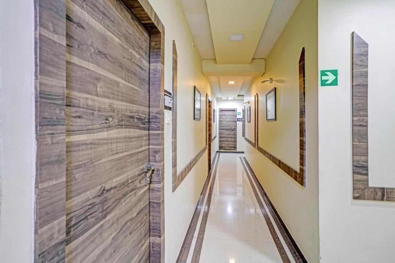 Pop 81030D Hotel Crystal Park Jogeshwari Мумбаї Екстер'єр фото