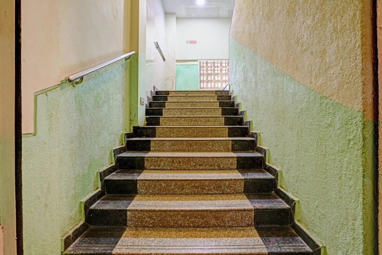Pop 81030D Hotel Crystal Park Jogeshwari Мумбаї Екстер'єр фото